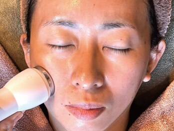 マリーローズ 鹿沼店の写真/【韓流最新マシン&カウンセリングが人気◎】基礎から肌を改善して常に潤う水光肌に。