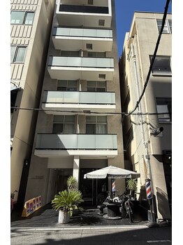 ベッド(BED)/こちらのビルの501号室です!