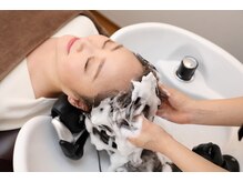 高濃度炭酸スパで毛穴スッキリ洗浄！髪と頭皮に潤いを与えます♪