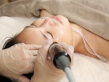 ツウィンビー(TWIN V)の写真/水素の力で毛穴汚れをしっかり洗浄しクリアな素肌へ！フェイシャルのほか最新エステも体験ください☆