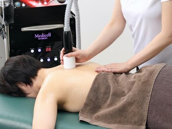 ジュン(Jun)の写真/新感覚の気持ちよさメディセルハイブリッドで筋膜ケア！むくみ・肩こり・腰痛など不定愁訴へアプローチ☆
