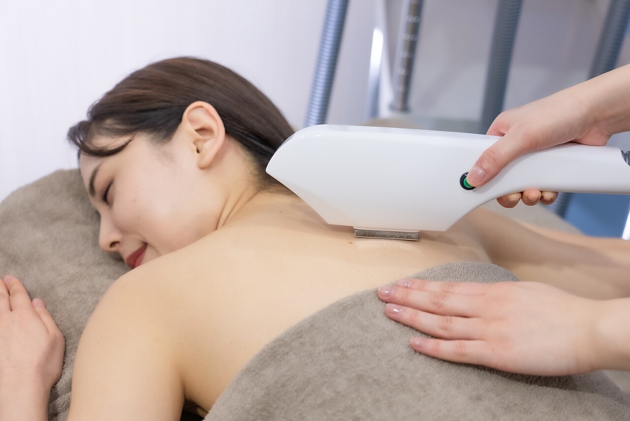 【毎月20名様限定】美肌効果有の全身プレミア脱毛（顔VIO込）\8800