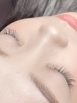 エルエイトシュプリーム(L∞supreme)の写真/【当店人気メニュー♪】自まつ毛負担軽減“フラットラッシュ”☆初めての方も是非お試しください!