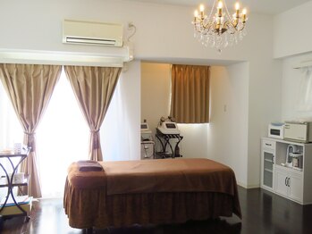 カリスティ(CHARIS.T)/サロン風景