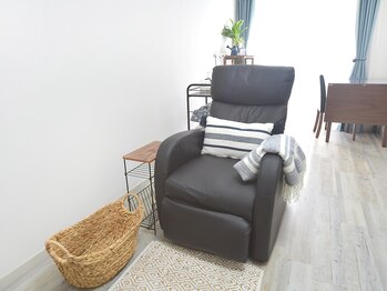 モナ(MONA)/ふかふかのチェアで施術◎