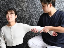 ビーワンセルフ(美.oneself)の雰囲気（巻き肩や猫背などを一緒に改善する事で小顔効果が高くなります！）