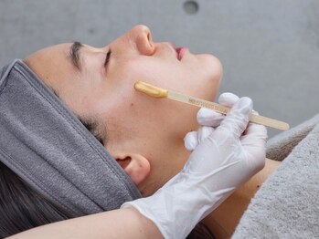 ルナアイラッシュ 池袋店(Luna eyelash)の写真/肌質改善WAX☆艶肌がやみつきに！産毛まで取り除き化粧ノリUP/顔ダニ予防/くすみ改善/角質除去も◎