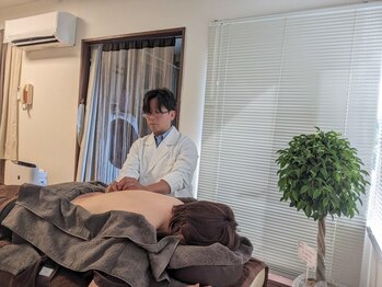 鍼灸屋 小久保拓郎の写真/一対一の贅沢な時間。周囲を気にせず、心ゆくまで休息を。心身の緊張を解きほぐす、大人のための空間です。