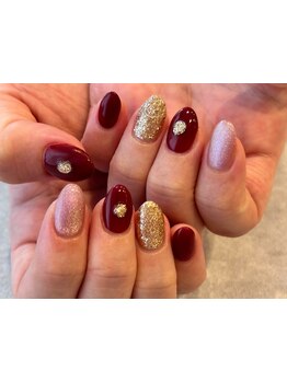 ネイル・アイメニューの同時施術が可能