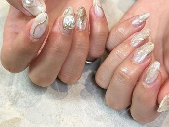 サロンドボーテネイル(salon de beaute NAIL)の写真/自爪が短い方や爪が折れてしまった方でも憧れの長い美しい指先に♪美爪をキープしながら丁寧に長さ出し◎