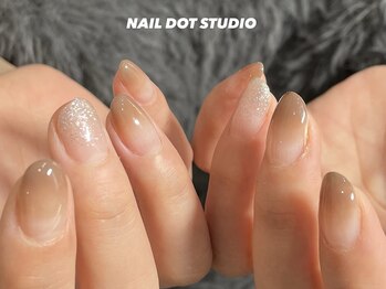 ネイルドットスタジオ 堺筋本町(NAIL DOT STUDIO)/グラデーション