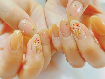 ドロッセル(Drossel)/押し花チークマグネットネイル