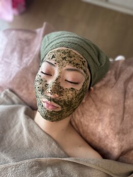 シオナ(Siona)/ハーブピーリング導入