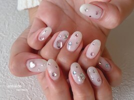 ちゅるんが可愛いキラキラネイル