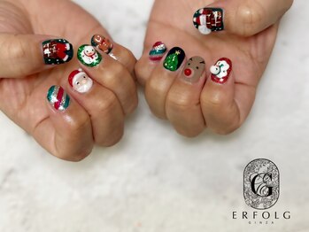 ネイルサロン エアフォルク 銀座(Erfolg)の写真/毎月2回新作デザインを更新♪毎回必ず新しいアートに出会えます★イベント前のネイルもお任せください！