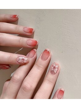 ザ デミュア 銀座店/カラーグラ蝶々ネイル