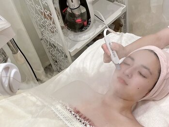 ブランシュ ネージュ(Blanche Neige)の写真/【脱いちご鼻×透明感あふれる素肌へ♪】毛穴洗浄＋スキンケアでターンオーバーのサイクルを正常化☆