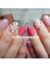 ピンクマジック(PINKMAGIC)/ホロとシェルのキラキラネイル