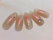 ドロッセル(Drossel)/透明感チークビジュー　12100円