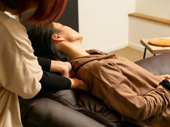 ロケットパンチの写真/ヘッドスパで、お悩みの箇所に集中的にアプローチ！首・肩のコリを改善していきます。初めての方も大歓迎☆