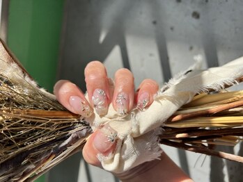 ネイルアンドアイラッシュスタジオ シュシュ(chouchou)/春夏秋冬!パールでお花