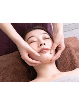 ホウレイ線・たるみ改善！予防ケア