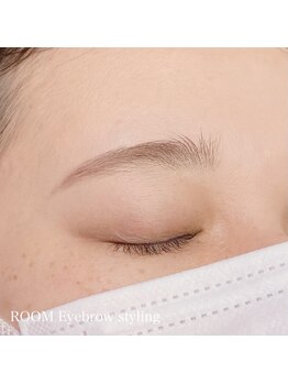 ルーム(ROOM)/自眉毛を生かした馴染む眉へ