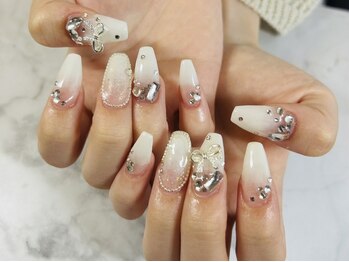 スターダストネイルビューティー 天神西通り本店(Beauty)の写真/【天神大名の好立地◆リピーター多数の実力派サロン★】ご希望のデザインに合わせてご提案致します♪