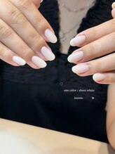 white one color.