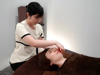 ブルースターの写真/【お顔の為には体のケアも】美容鍼×エステで根本改善★エイジングサイン/肩こり/腰の痛み/更年期/生理不調