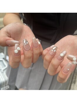 ラフィーナ(RAFFINA)/ホワイトローズネイル