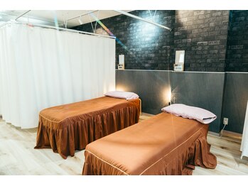 星のアカリ治療院 横浜店/【小顔】美容整体用ベッド