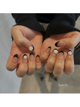 ルーヴル(LOUVRE)/黒French×薔薇ネイル♪
