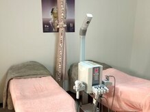 メナードフェイシャルサロン 一宮大江の雰囲気（エステルーム：お友達と一緒にご来店も可能です。）
