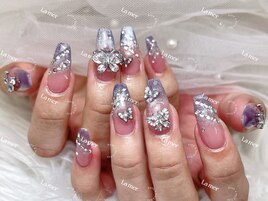 キラキラ可愛いネイル