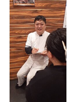 瓢箪山駅前整骨院/しっかりお話し聞きます