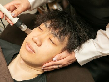 ルポプラス(Repos+)の写真/男性の毛穴・テカリ・べたつき・ニキビお任せ！清潔感UPで髭剃り負け・赤み・乾燥ケアを徹底サポート♪
