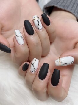 エム(EM)/大理石ネイル