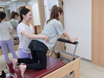 ケービレッジピラティス 新宿西口店(K Village Pilates)の写真/豊富なレッスンメニューご用意!【プライベート（マシン）× セミプライベート（マット）】で目標に近づく☆