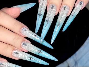 リオラネイル(Liora Nail)の写真/人気No.1のチップ長さだし＆持ち込みデザインつけ放題コース♪長さ出しで、かわいいデザインを楽しめる☆