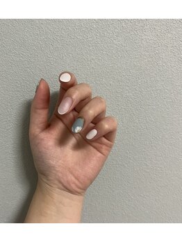 ルチア(Lucia)/かすみ草ネイル