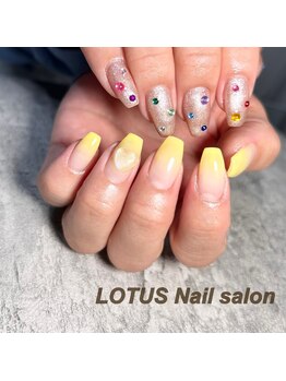 カラフルアシメネイル¥9000