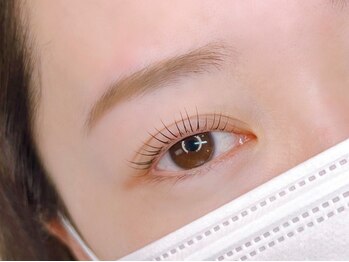 フェザー(feather)の写真/【マツエク×まつぱ】ナチュラルな仕上がりがお好みの方にも！自然な仕上がりで、大人女性にも好評◎