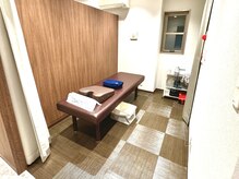 ととのうはらこ整体院の雰囲気（施術ベッドは2台あり、施術スペースも広いです）