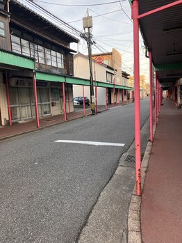 スプリング spring/アーケードが終わった所に駐車場