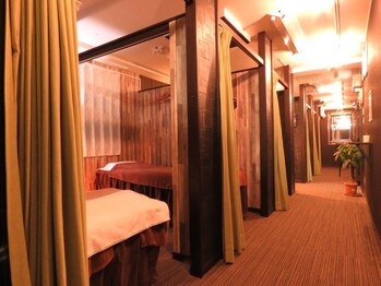 リフレッシュ アンド ボヌール 上野広小路店/全個室で仕切られております ☆