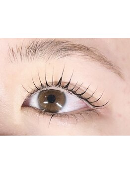 ネイル・アイメニューの同時施術が可能