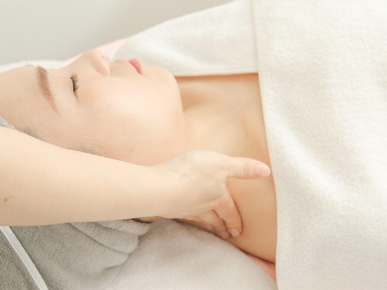 フェイスライン綺麗見え♪血行促進むくみ◎リンパマッサージコース60分\5940