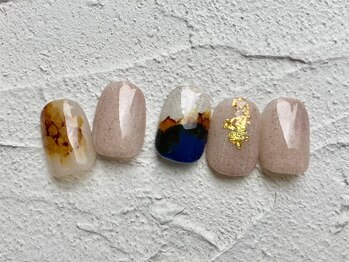 個性派ニュアンスネイル