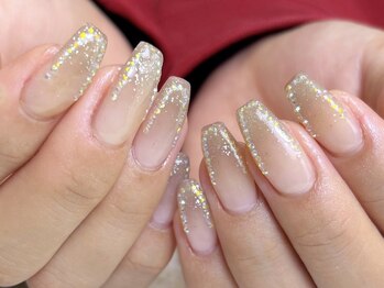 ココズルーム(KOKO's Room)の写真/ナチュラルデザインが好きな方やシンプルに指先を華やかにしたい方は、お好みのデザインで指先を美しく♪